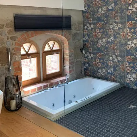 Edles Hideaway Mit Privatsauna, Whirlwanne & Kamin - Fuer Kurzentschlossene